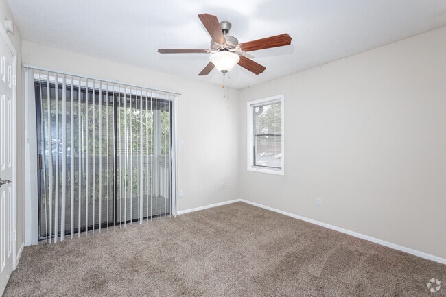 1BR, 1BA - 725SF - Bedroom