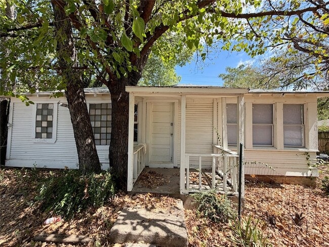 Photo - 530 Schmitz Ave