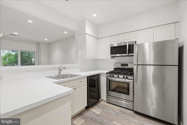 Photo - 12915 Alton Square Unit 113