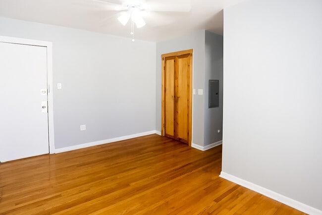 Photo - 3257-3267 W. Wrightwood Ave