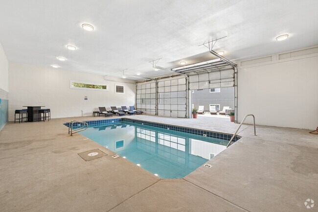 Piscina - Bear Valley Village Apartments
