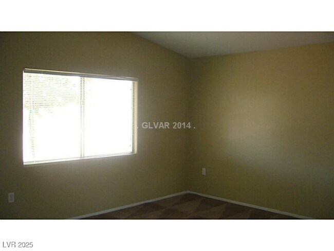 Building Photo - 2050 N Los Feliz St