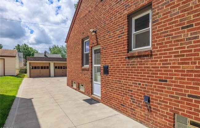 Photo - 7615 Ivandale Dr