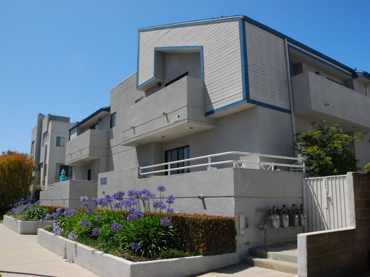 Photo - 1935 Corinth Avenue, Apartments