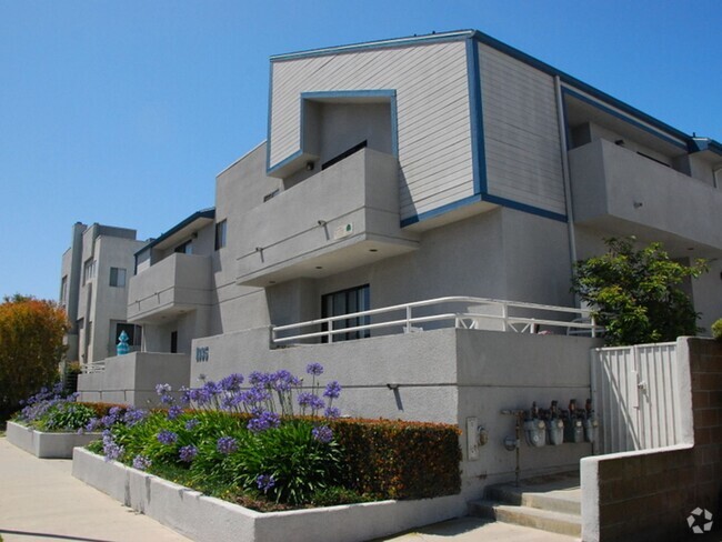 Building Photo - 1935 Corinth Avenue, Rental