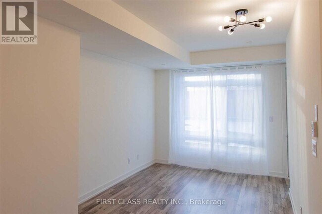 Photo - 370 Red Maple Rd