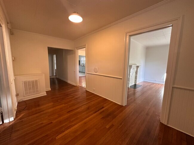 Photo - 805 N Buchanan Blvd