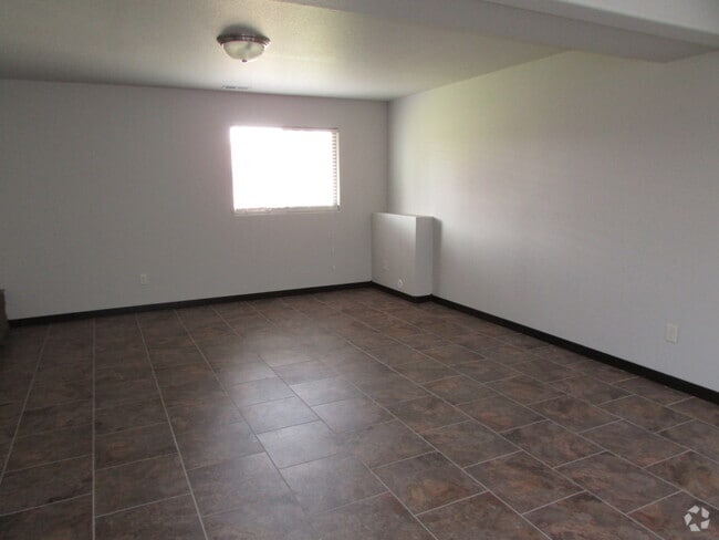 Building Photo - MODERN 3 BEDROOM IN ELKS CROSSING Rental