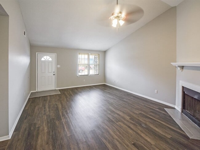 Photo - UPDATED 3 beds, 2 baths on cul de sac.