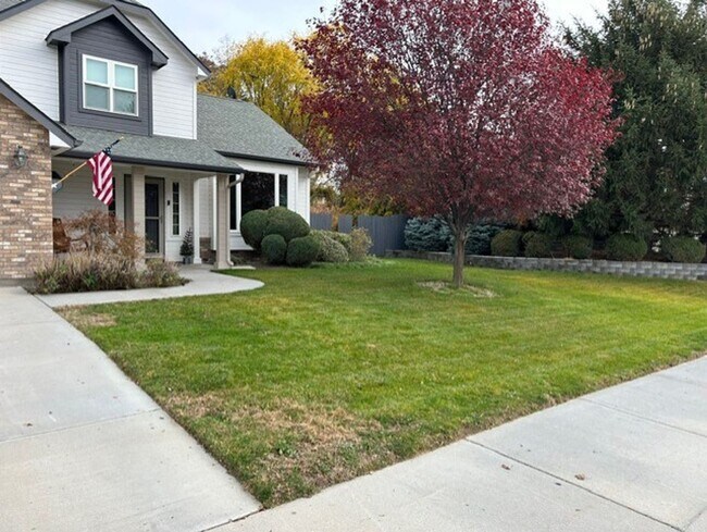 Building Photo - Beautifully Remodeled Home in Meridian with RV Parking!