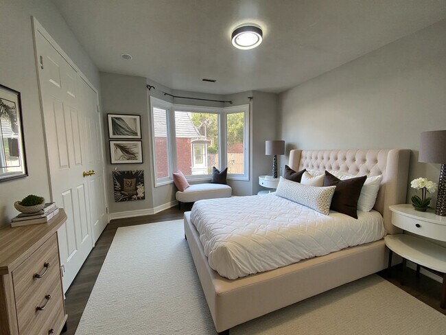 Photo - Spacious Main Floor 3 Bed/2 Bath Suite Unit 1