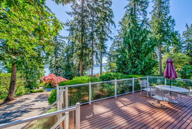 Photo - 2243 W Lake Sammamish Pkwy SE House