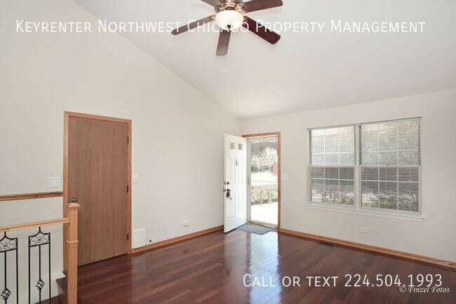 1212 Stratford Ln