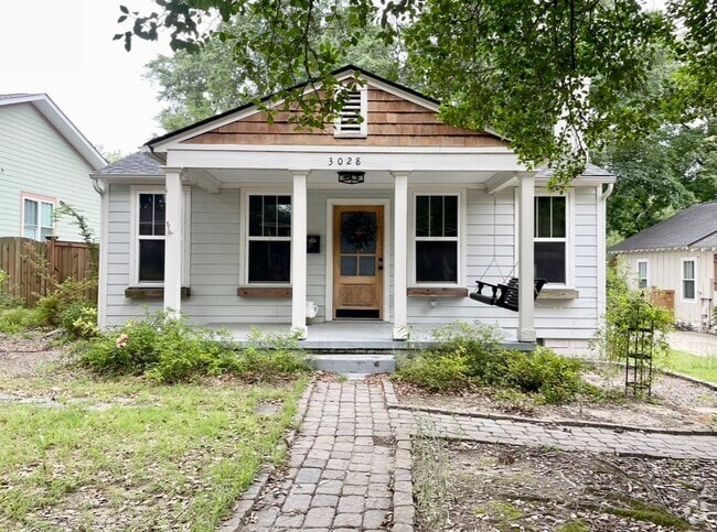 Building Photo - Rosewood Rental