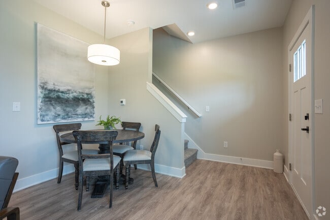 3BR, 2.5BA - 1,498SF - Dining Area - Ventura Townhouses LLC