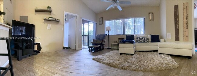 Building Photo - 2445 SW 18th Terrace Unit 306 Rental