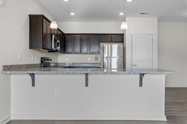 Photo - The Groves at 421