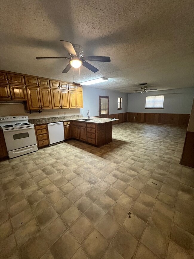 Photo - Large 3 bed 2 bath home