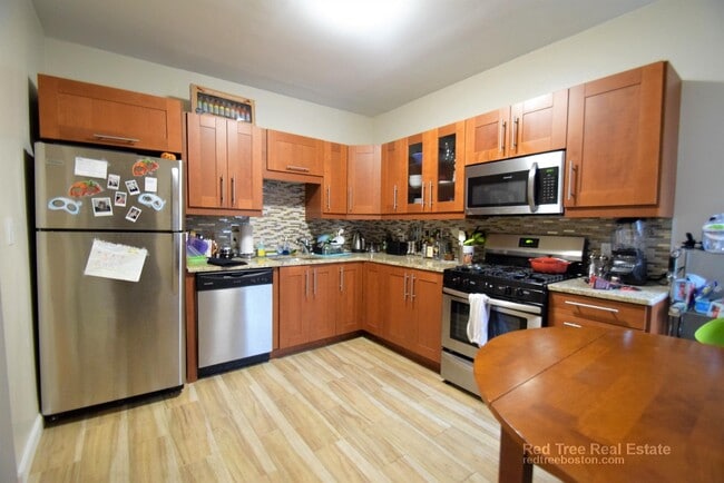 Photo - 170 Thorndike St