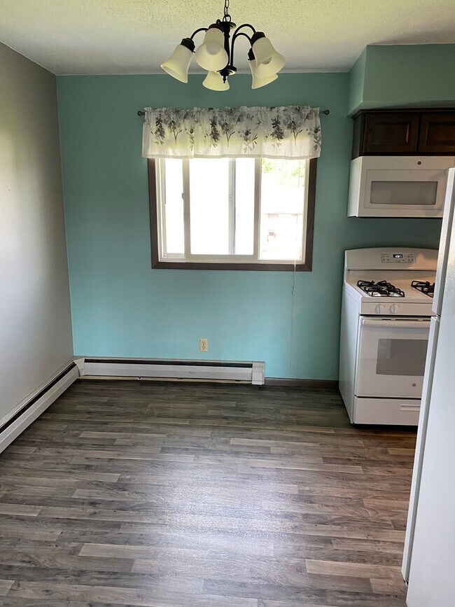 Photo - TSRE - 02 - 1st St NE Unit 3