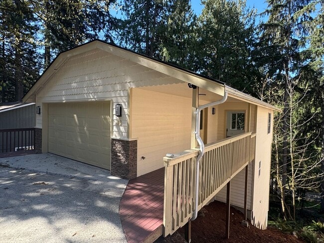 Building Photo - Perez- Sandalwood Unit A