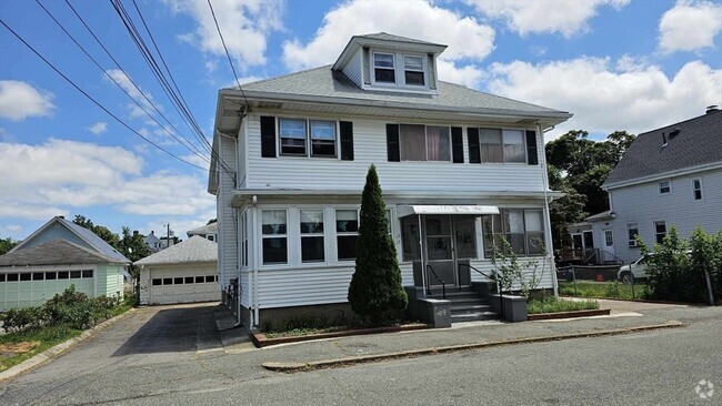 Building Photo - 13 Beacon St Unit 13 Rental