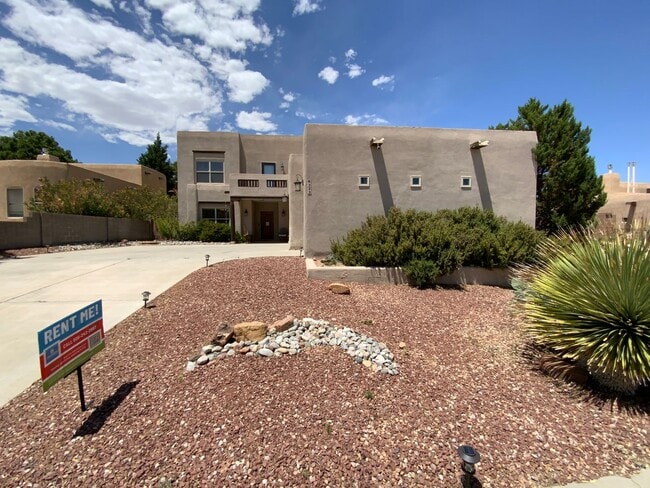 5 Bedroom Luxury Home Available Near Unser... - 5 Bedroom Luxury Home Available Near Unser...