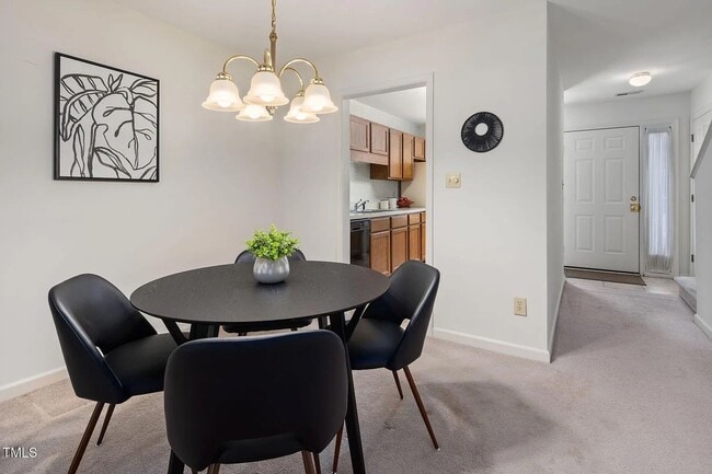 Photo - Townhouse in Woodcroft!