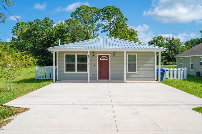 Photo - 874 Ervin St