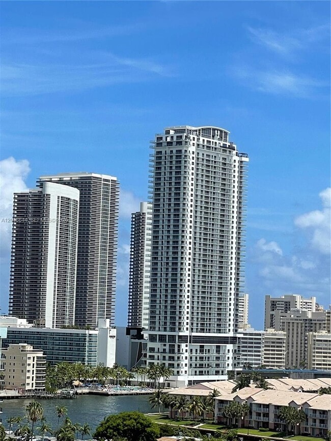 Photo - 2500 Parkview Dr Unit 1405