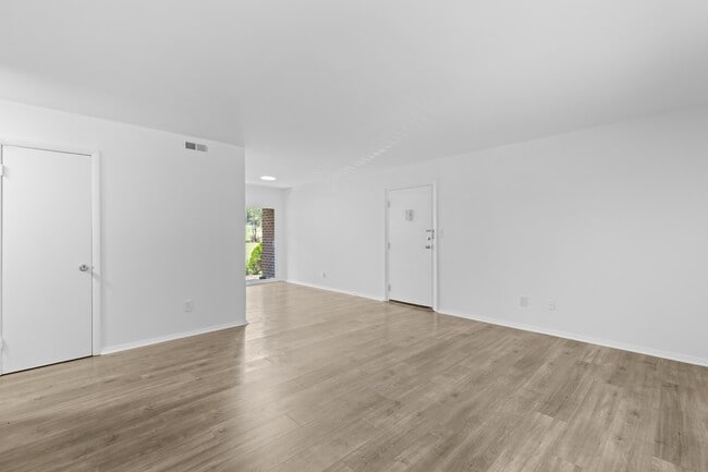 Photo - 1208 Manassas Ct