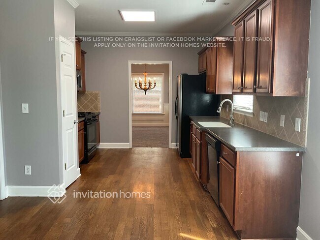 Photo - 1085 Chippewa Oak Dr NE