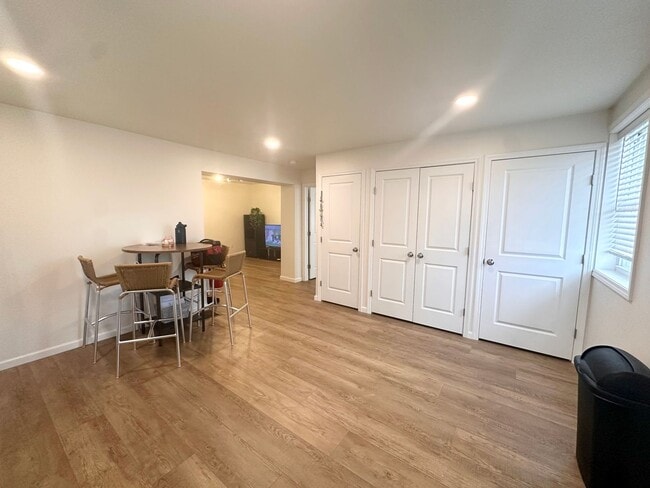 Photo - 17-21 S Mill St Unit Apt 2