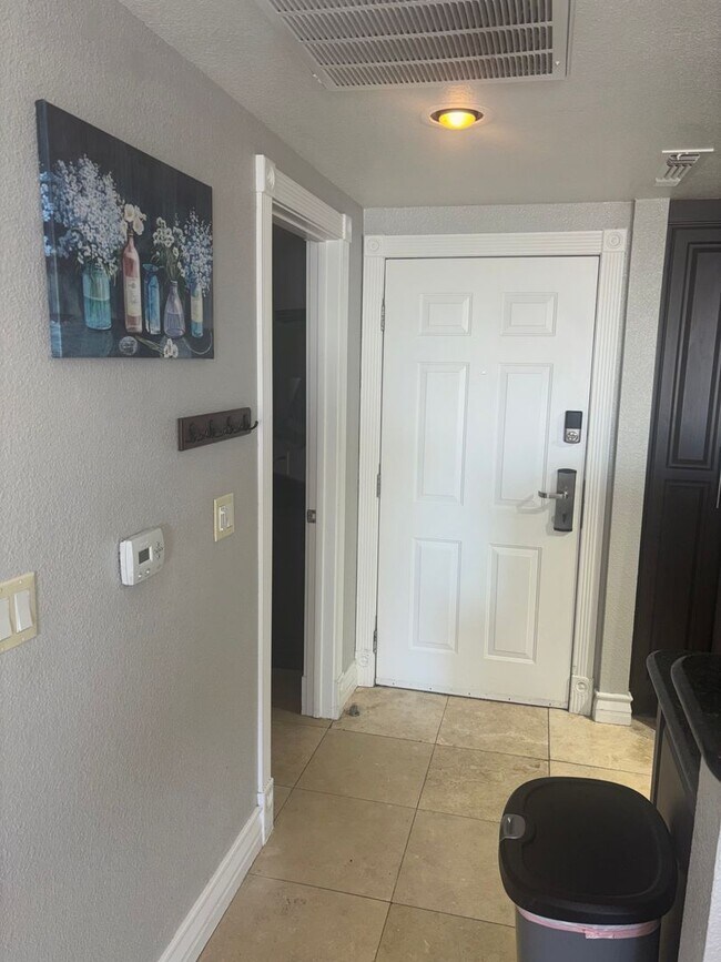 Photo - Meridian 1 Bed | 1 Bath Top-Floor Unit with Great City Views.Newly Upgraded with Laminate Floorin...