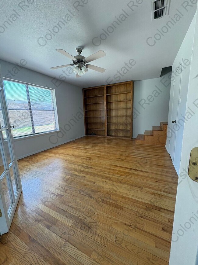 1600 Colonial Pkwy