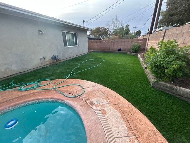 Photo - 3820 Grandview: Spacious 4-bedroom, 2-bath home with large bedrooms and no carpet