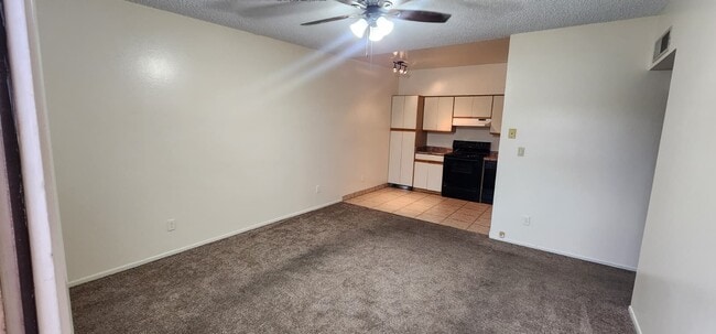 Building Photo - 1041 N Mesa Dr