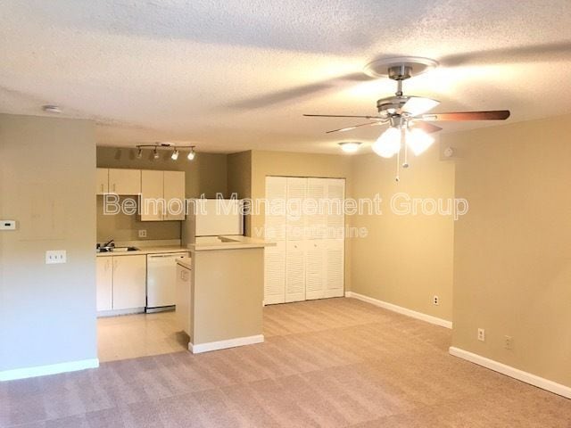 Photo - 360 Lakepointe Dr Unit 201