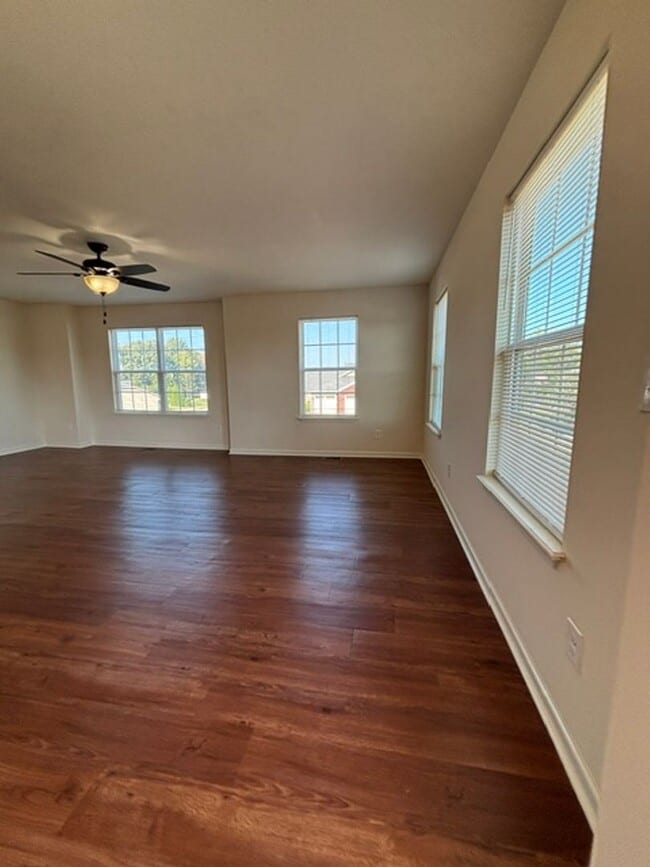 Photo - 160 Vineland Pkwy Dr