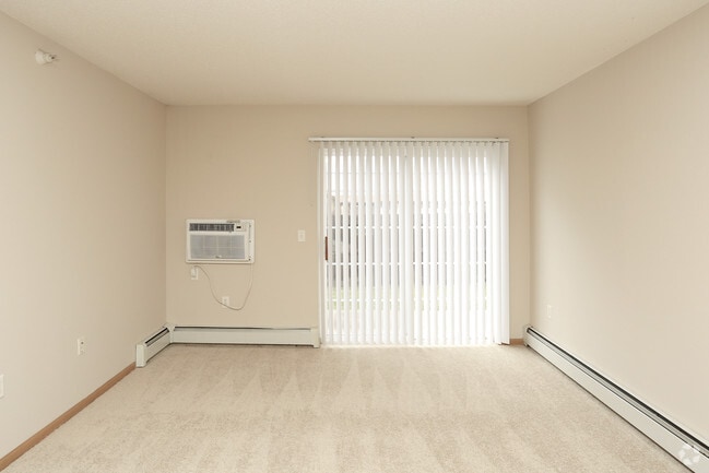2BR, 2BA - 961 SF
