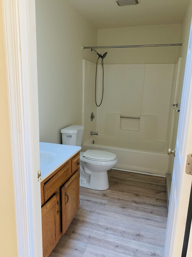 Photo - 64 Queen Ave