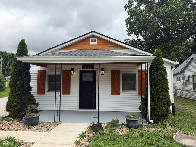 Photo - 1909 S Pershing Ave