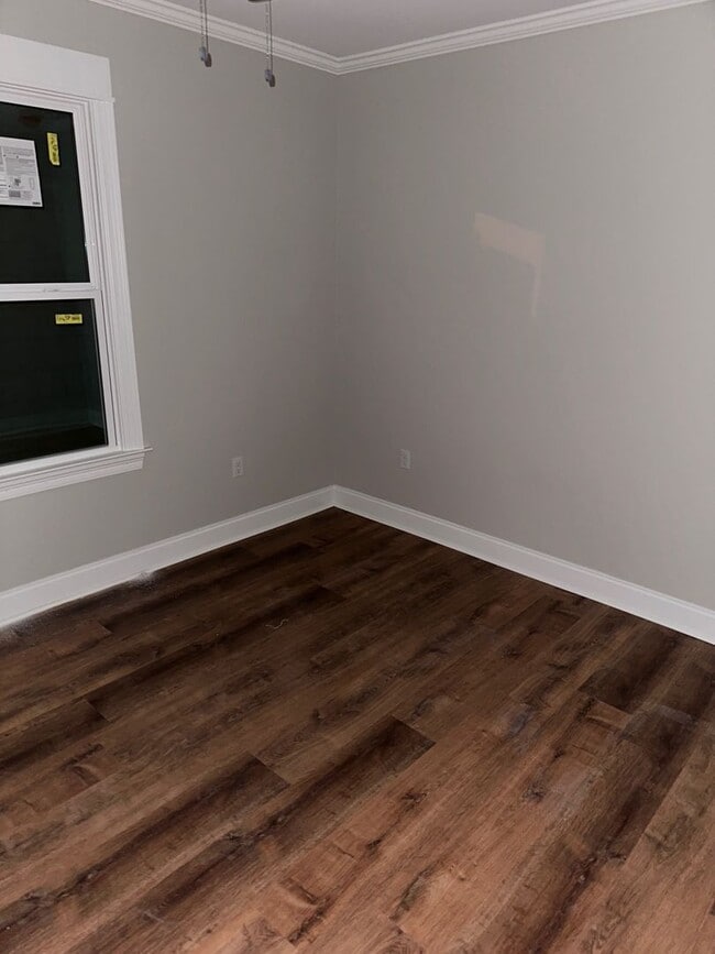 Photo - 4 bedrooms 2 baths - Brand New Inside