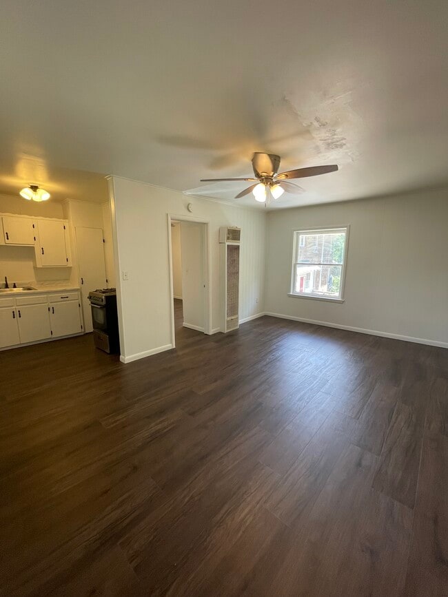 Photo - 720 1/2 N Main st Apt A