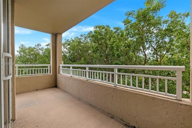 Photo - 19501 W Country Club Dr Unit 309