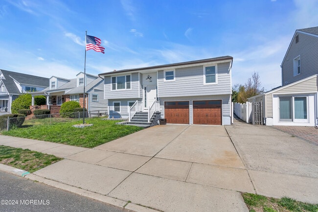 Photo - 718 19th Ave