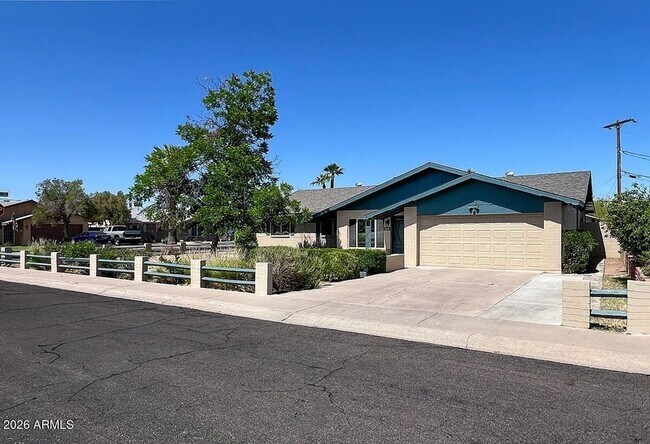 Photo - 1059 E Broadmor Dr