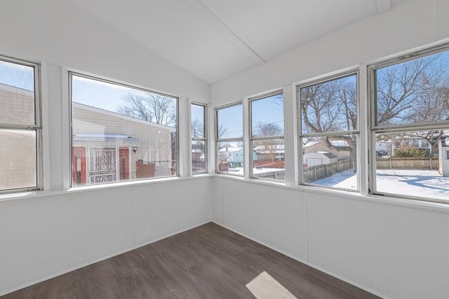 Building Photo - 4924 Greenwood St