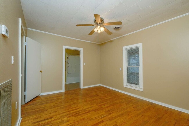 Photo - 112 Moore St