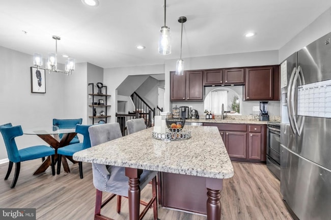 Photo - 7022 Oak Grove Way